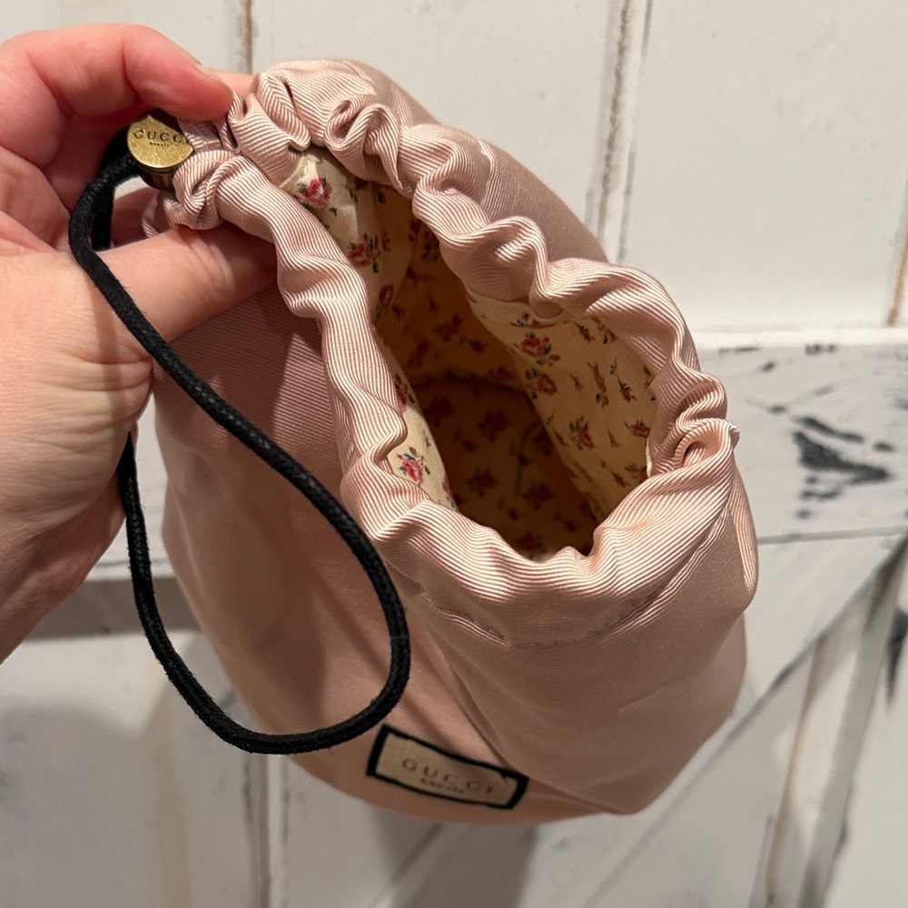 Gucci Blush Satin Cosmetic Bag - Picture 6 of 6